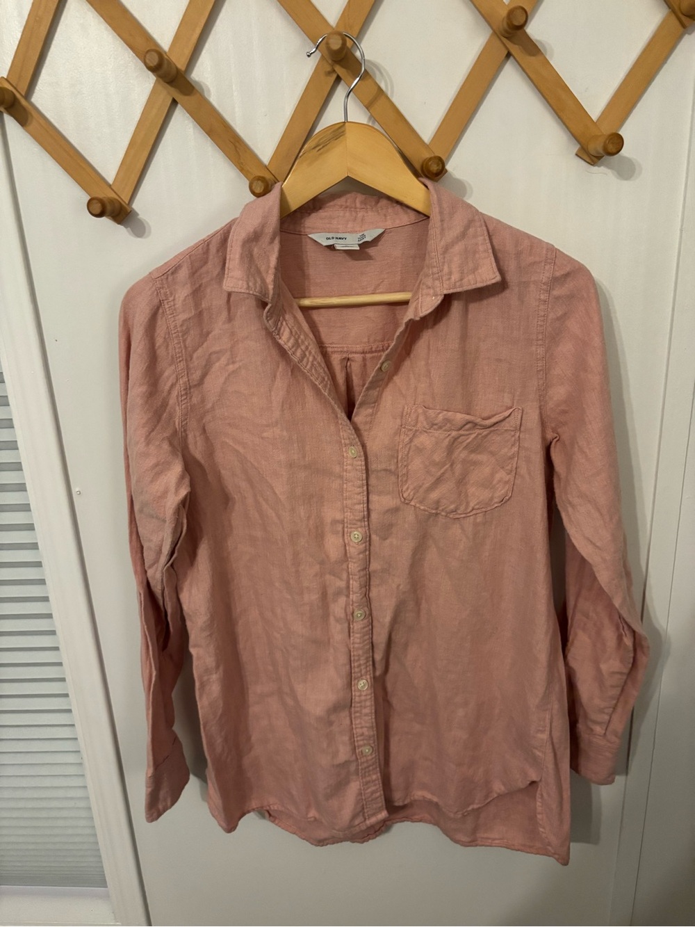 Old Navy Women’s Dusty Pink Button Down Shirt